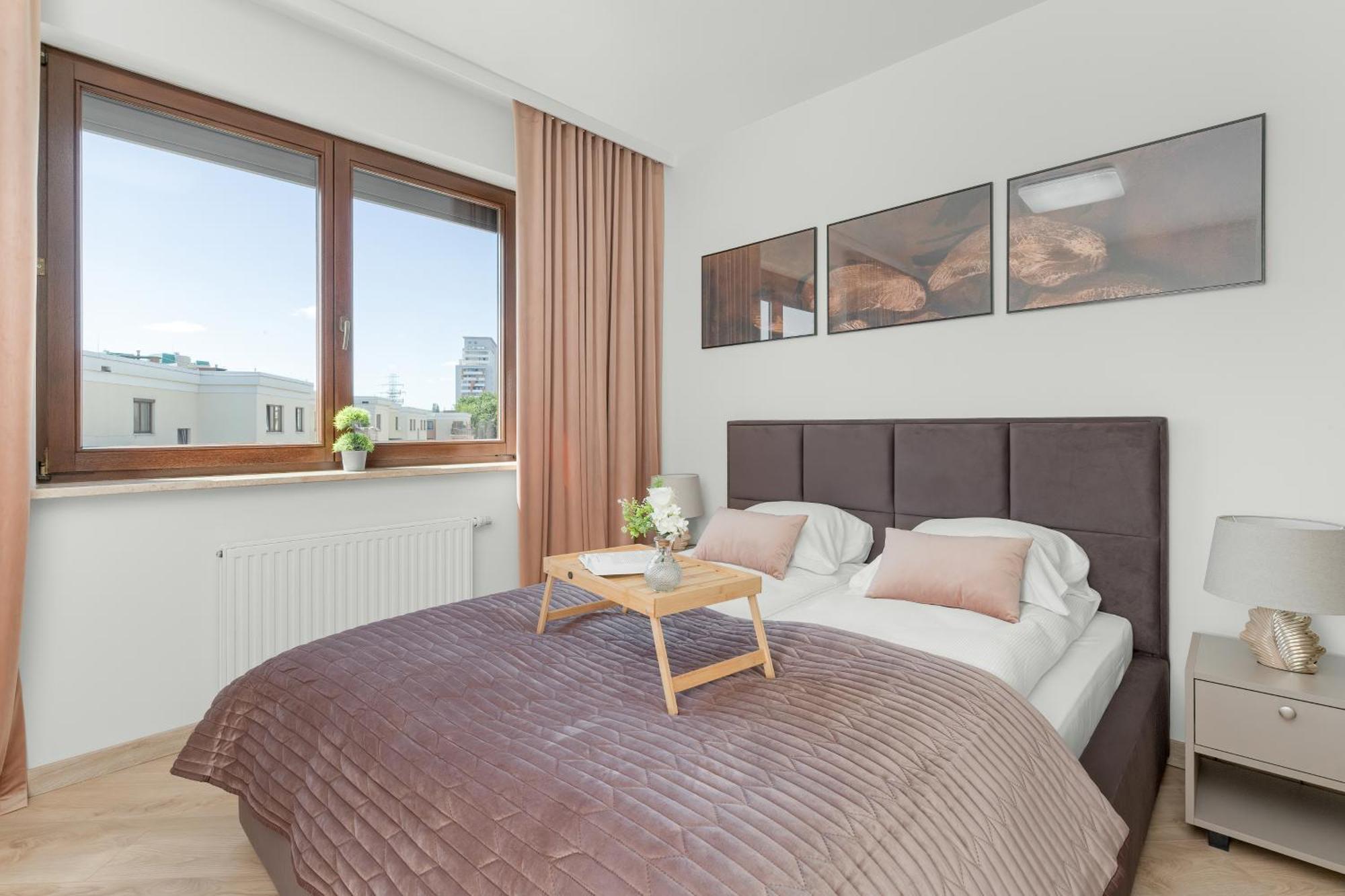 Luksusowy Z 4 Sypialniami, Klimatyzacja I Biurkiem W Gdansku By Renters Lejlighed