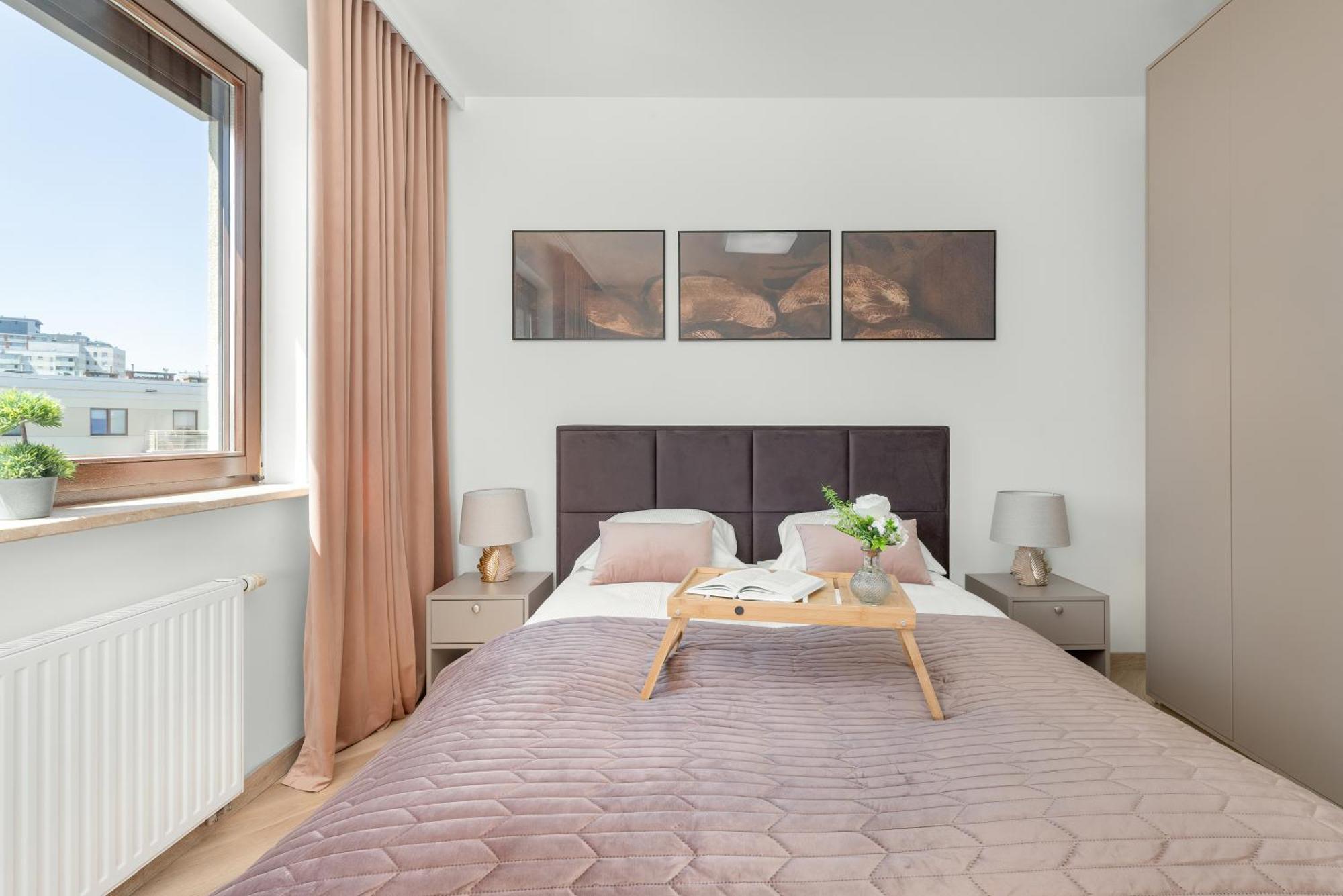 Luksusowy Z 4 Sypialniami, Klimatyzacja I Biurkiem W Gdansku By Renters Lejlighed *