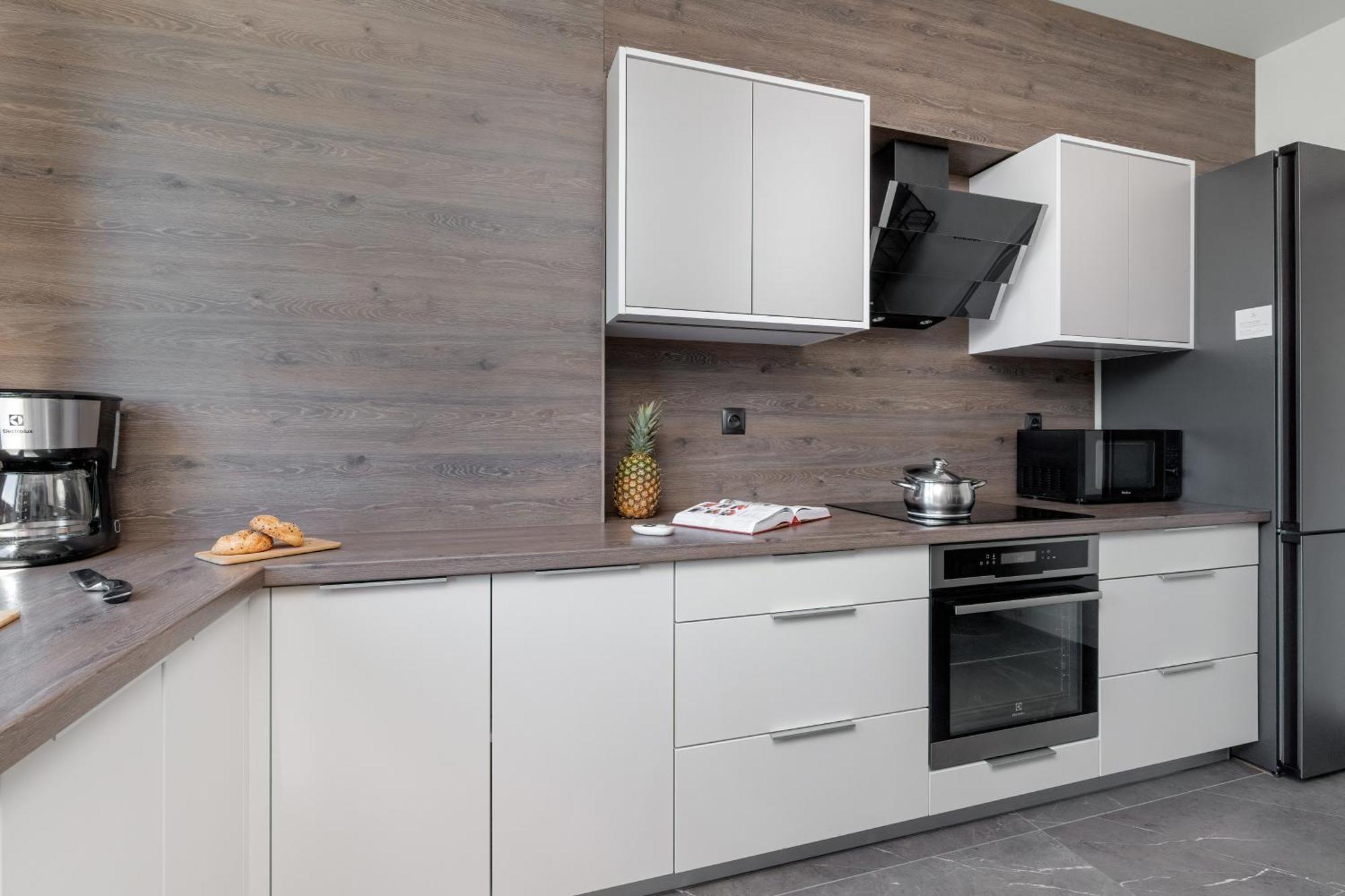 Luksusowy Z 4 Sypialniami, Klimatyzacja I Biurkiem W Gdansku By Renters Leilighet
